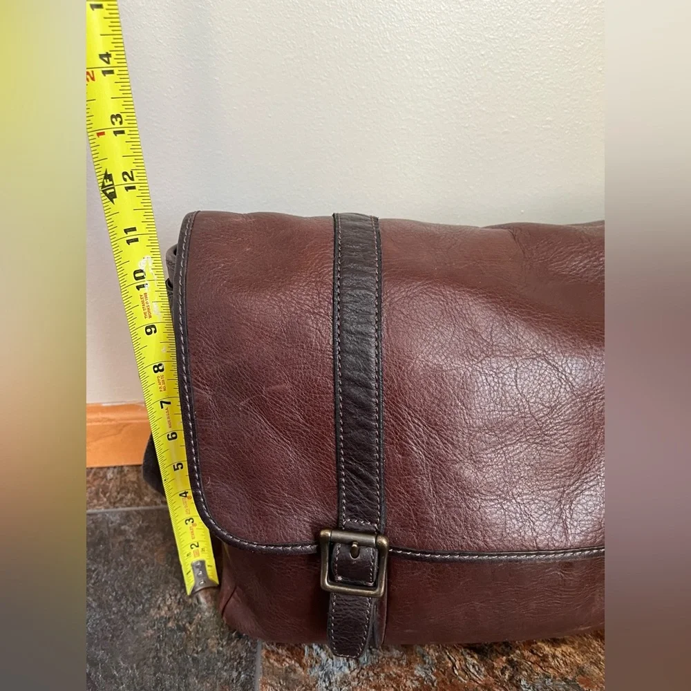 Fossil Estate dark leather adjustable strap messenger laptop bag